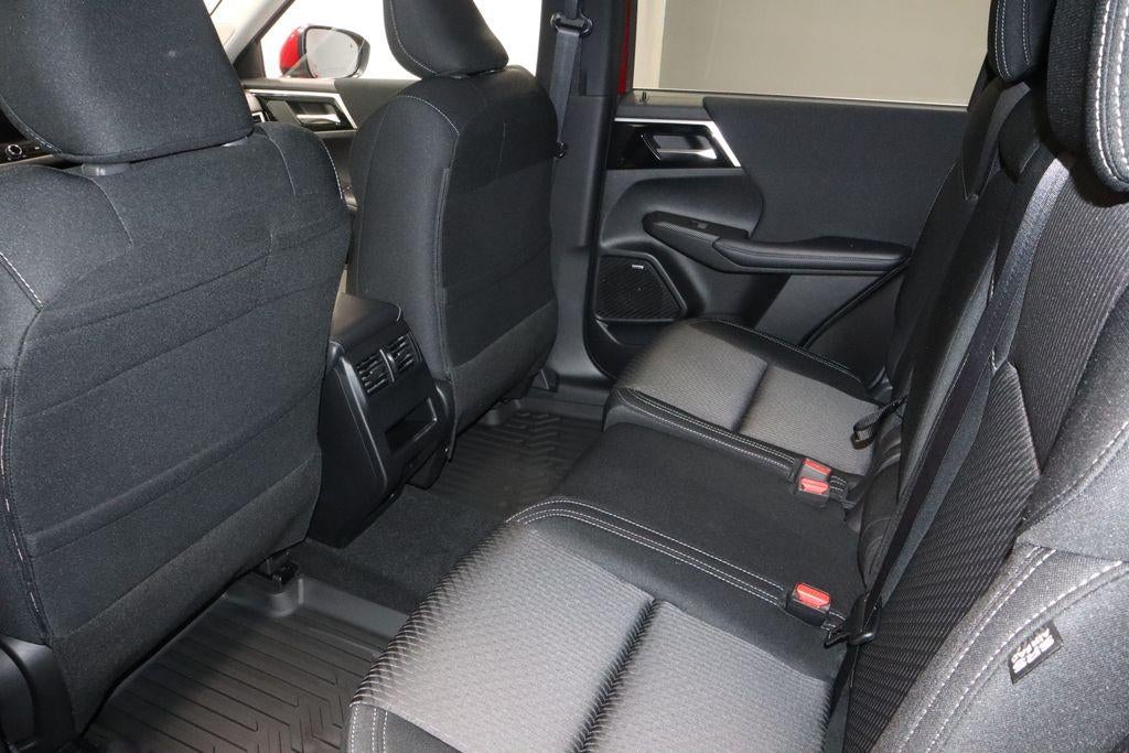 2026 Mitsubishi Outlander ES