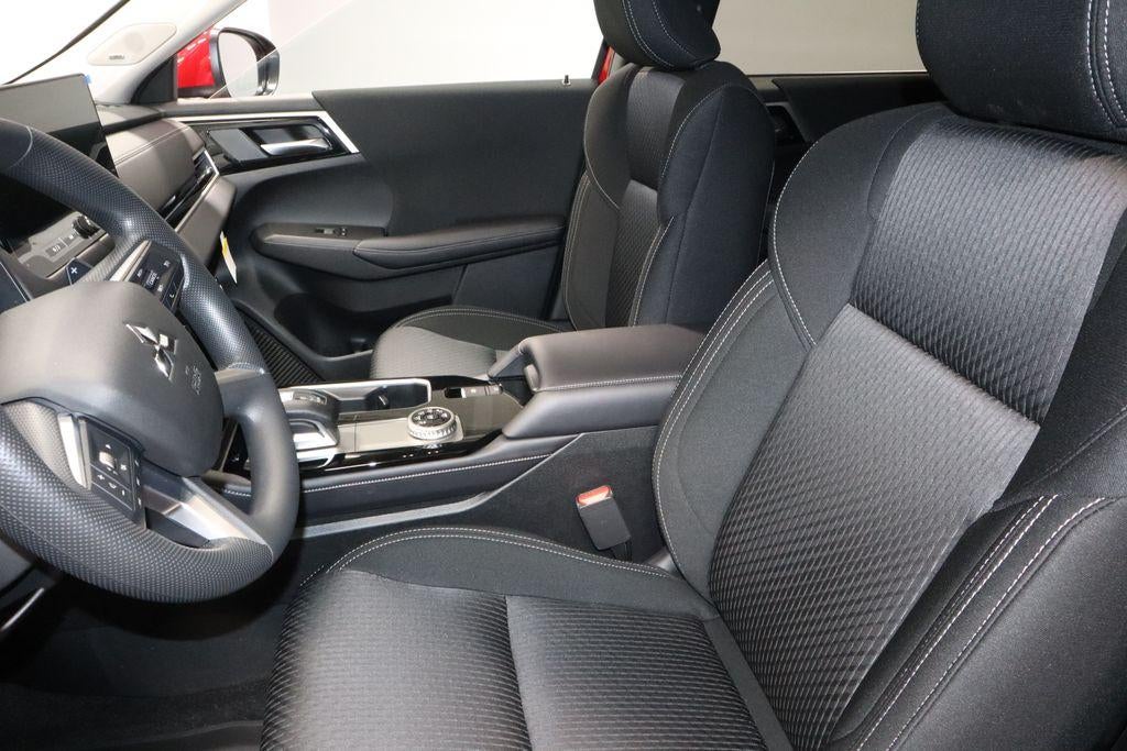 2026 Mitsubishi Outlander ES