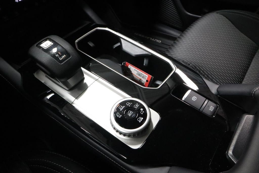 2026 Mitsubishi Outlander ES