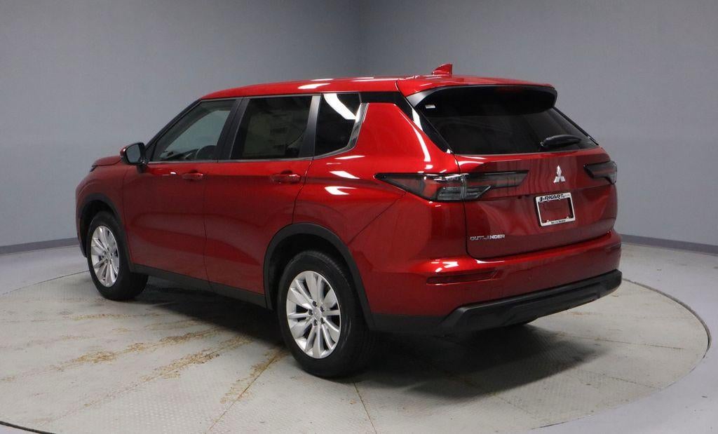 2026 Mitsubishi Outlander ES