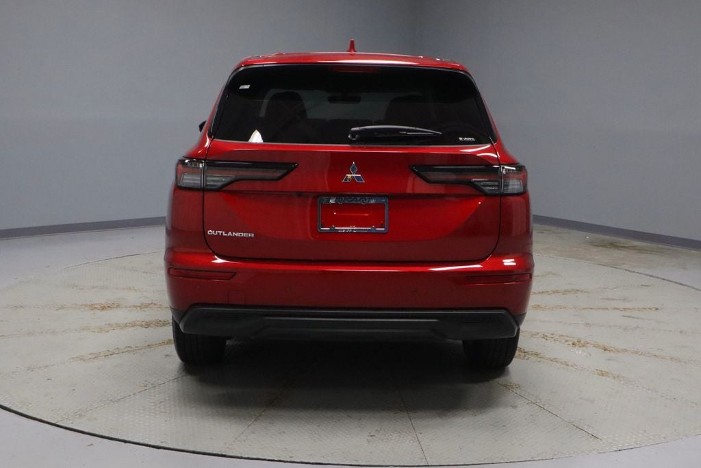 2026 Mitsubishi Outlander ES