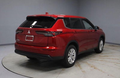 2026 Mitsubishi Outlander ES