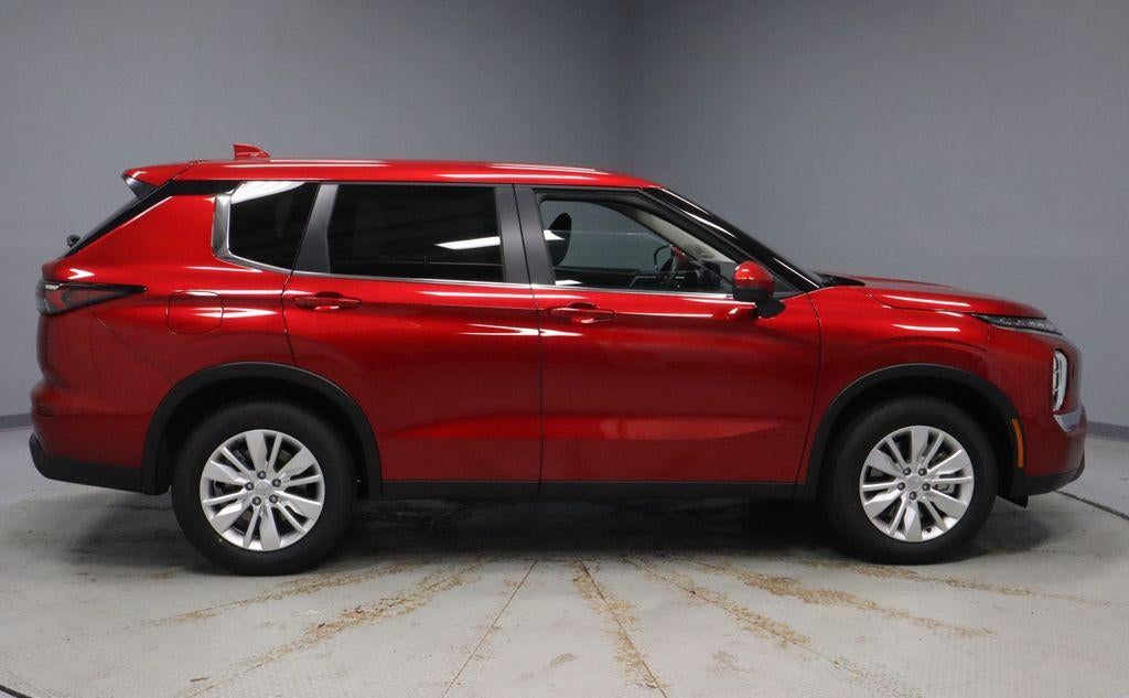 2026 Mitsubishi Outlander ES