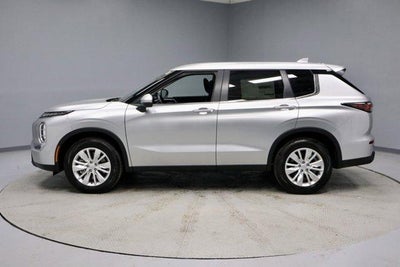 2026 Mitsubishi Outlander ES