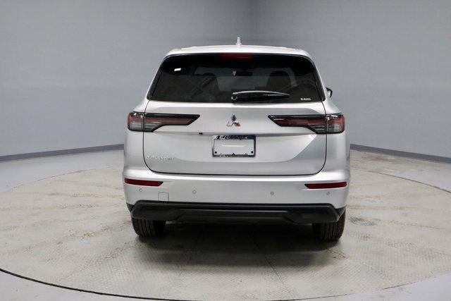 2026 Mitsubishi Outlander ES