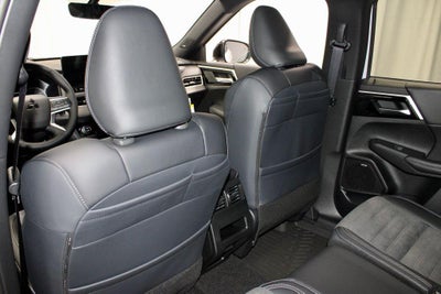 2026 Mitsubishi Outlander LE
