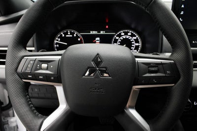 2026 Mitsubishi Outlander LE