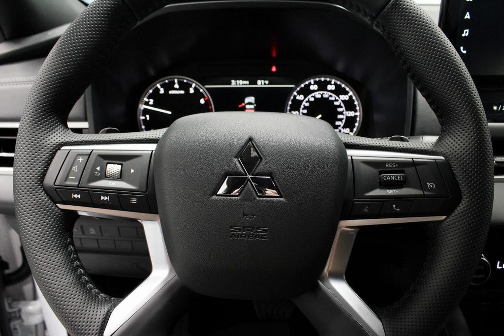 2026 Mitsubishi Outlander LE