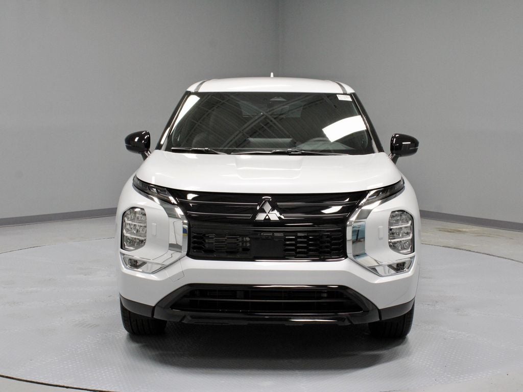 2026 Mitsubishi Outlander LE