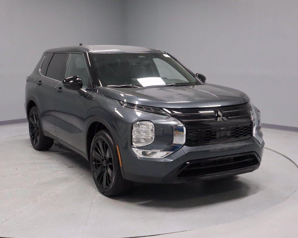 2026 Mitsubishi Outlander LE