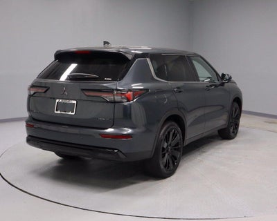 2026 Mitsubishi Outlander LE