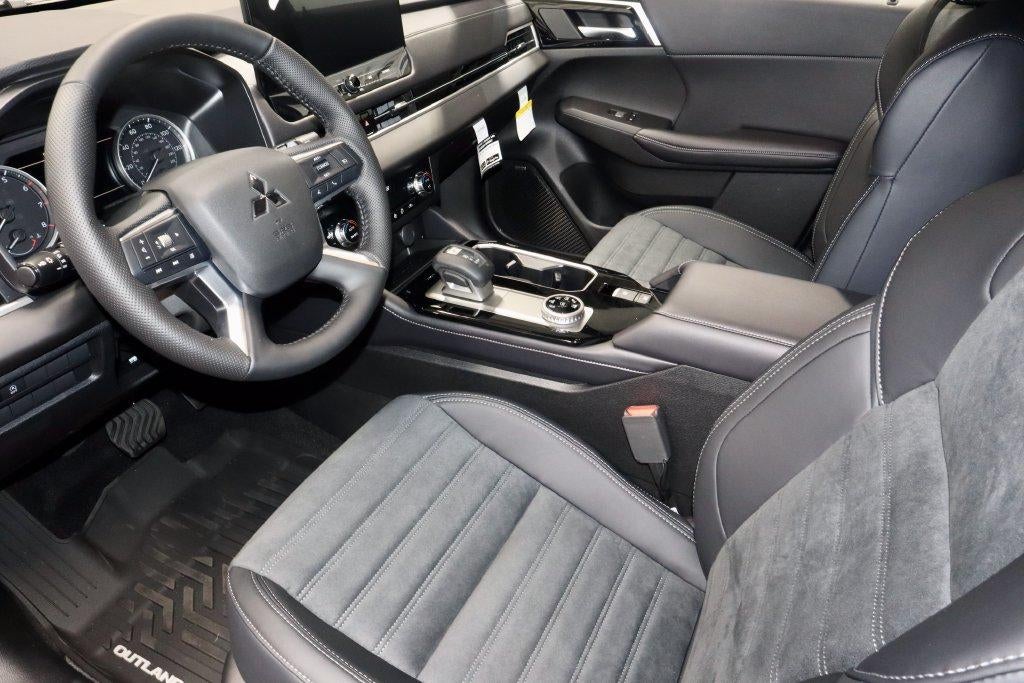 2026 Mitsubishi Outlander LE