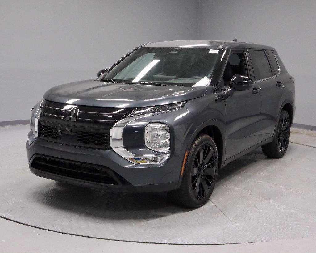 2026 Mitsubishi Outlander LE