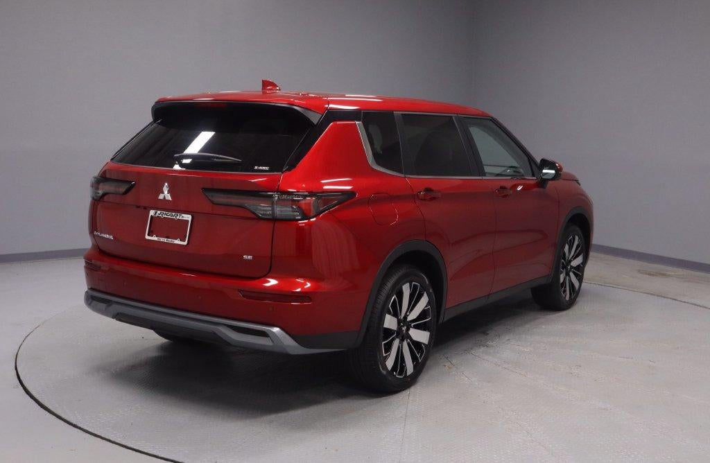 2026 Mitsubishi Outlander SE