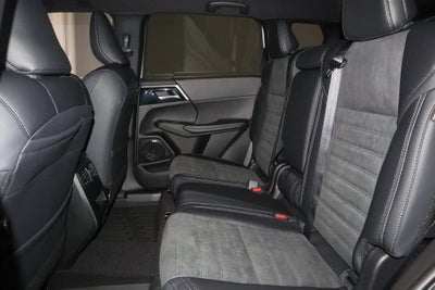 2026 Mitsubishi Outlander LE