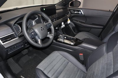 2026 Mitsubishi Outlander LE
