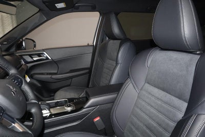 2026 Mitsubishi Outlander LE