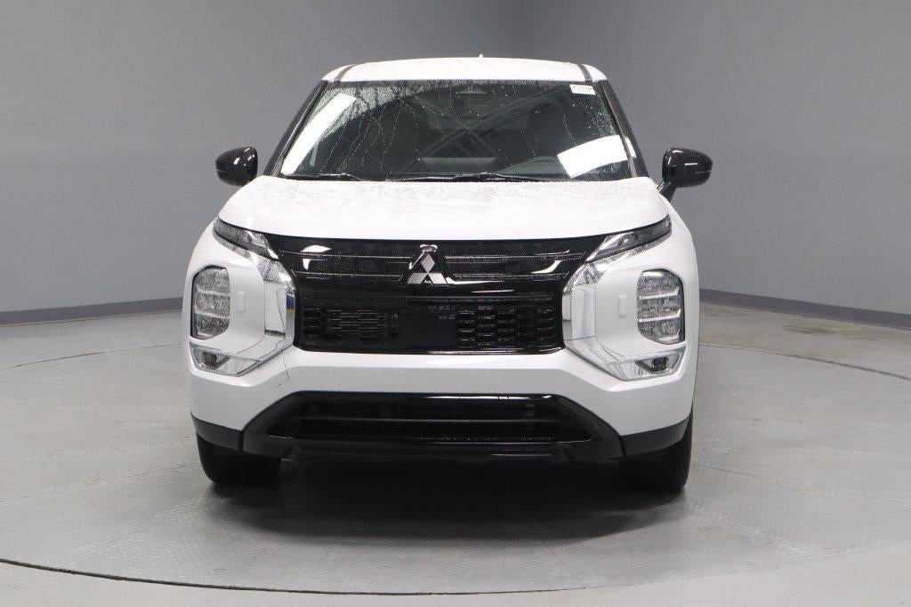 2026 Mitsubishi Outlander LE