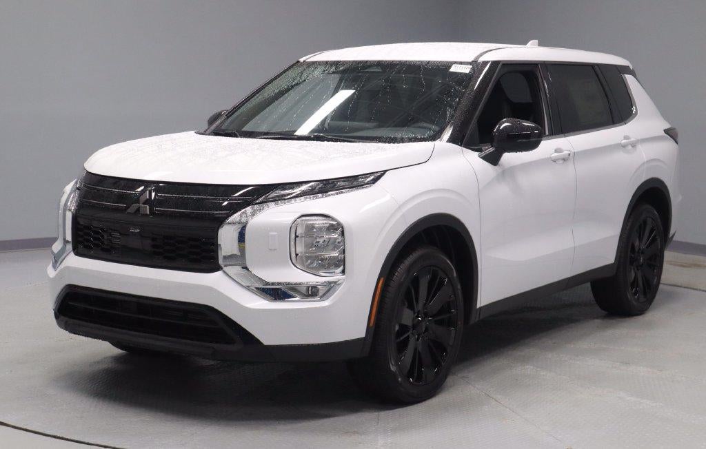 2026 Mitsubishi Outlander LE