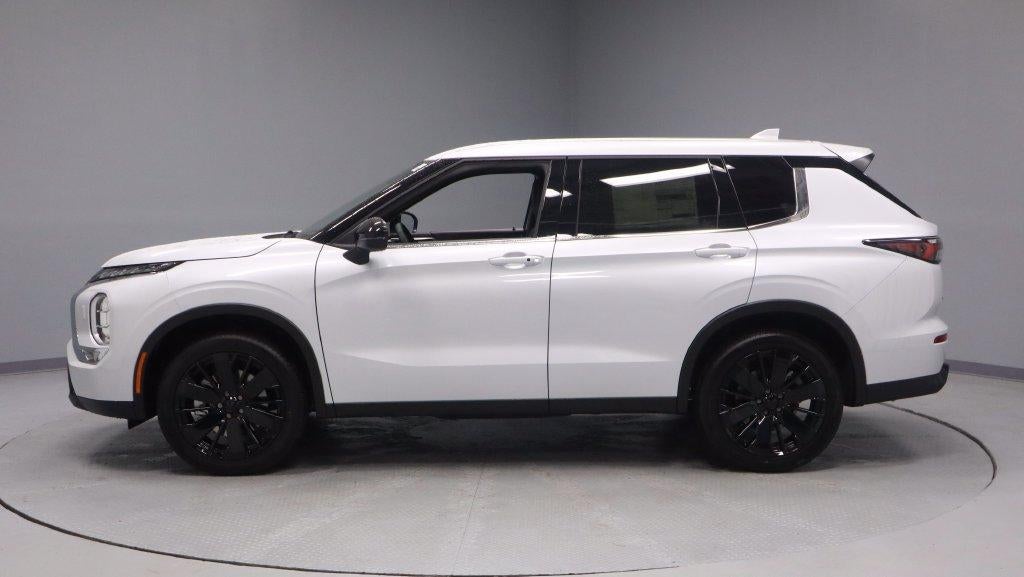2026 Mitsubishi Outlander LE