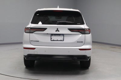 2026 Mitsubishi Outlander LE