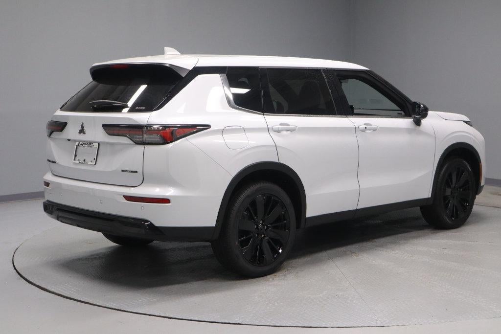 2026 Mitsubishi Outlander LE