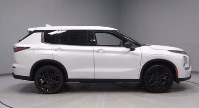 2026 Mitsubishi Outlander LE
