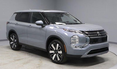 2026 Mitsubishi Outlander SE