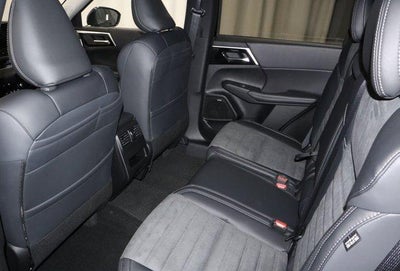 2026 Mitsubishi Outlander SE