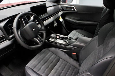 2026 Mitsubishi Outlander LE
