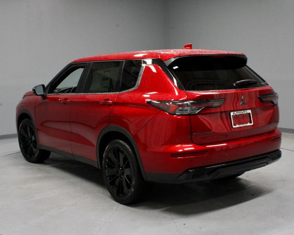 2026 Mitsubishi Outlander LE