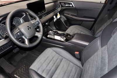 2026 Mitsubishi Outlander LE