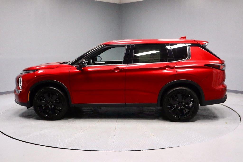 2026 Mitsubishi Outlander LE
