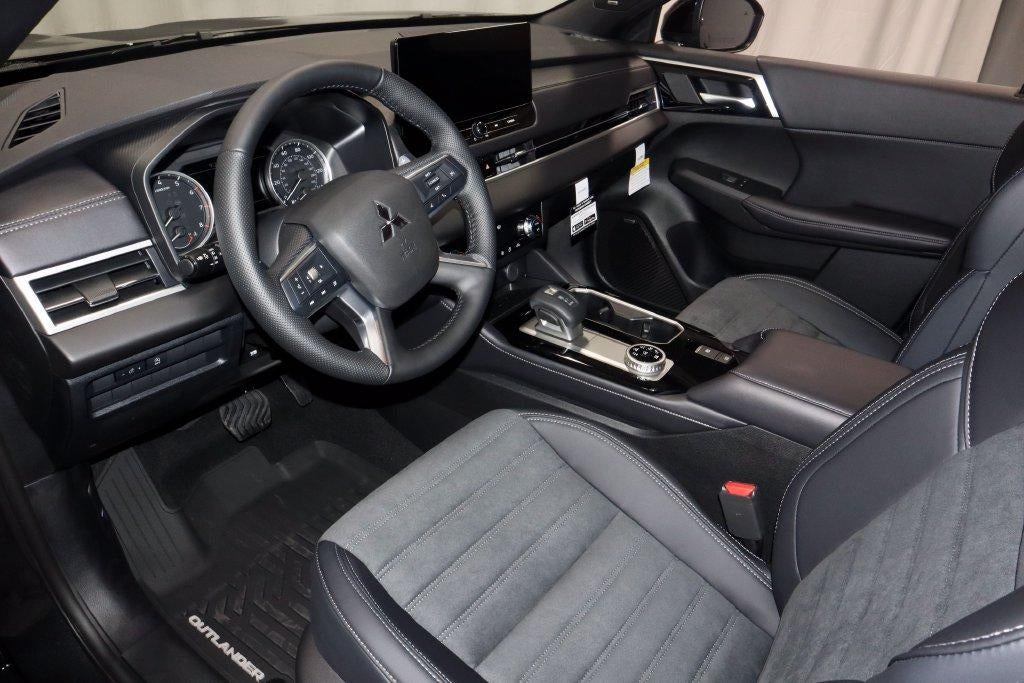2026 Mitsubishi Outlander LE