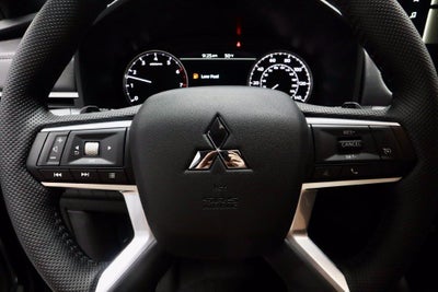 2026 Mitsubishi Outlander LE