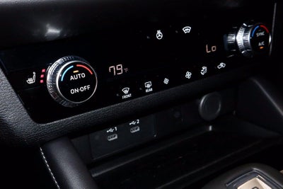 2026 Mitsubishi Outlander LE