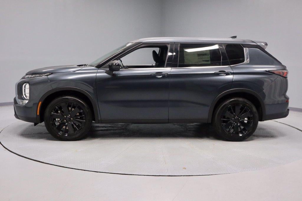 2026 Mitsubishi Outlander LE