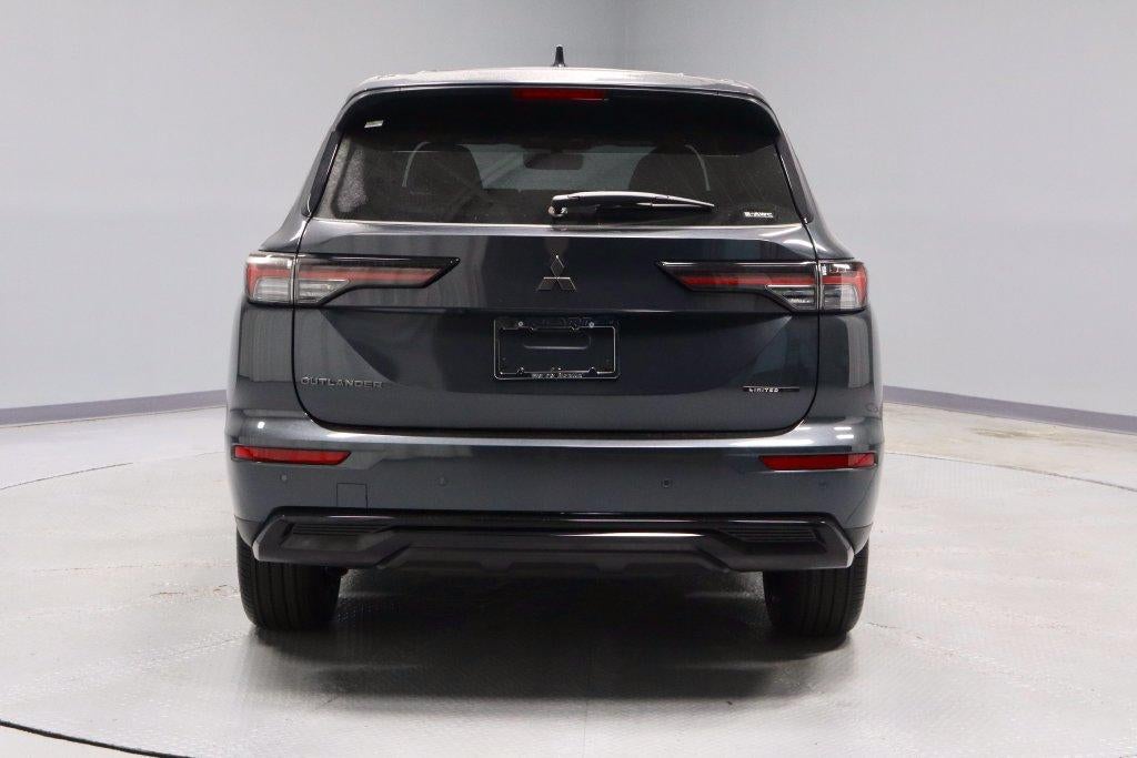 2026 Mitsubishi Outlander LE