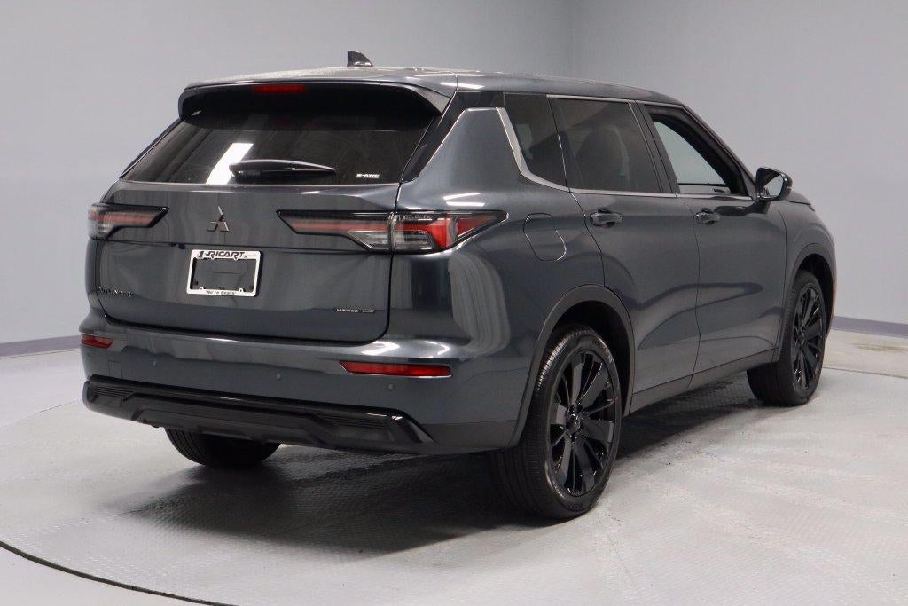 2026 Mitsubishi Outlander LE