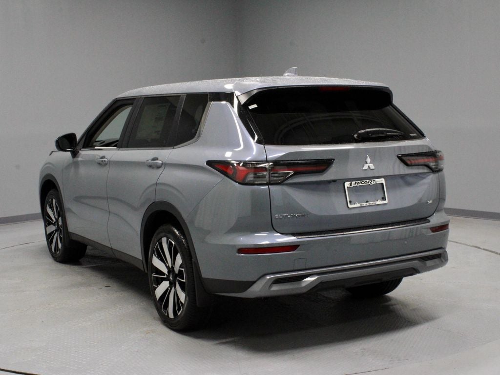 2026 Mitsubishi Outlander SE