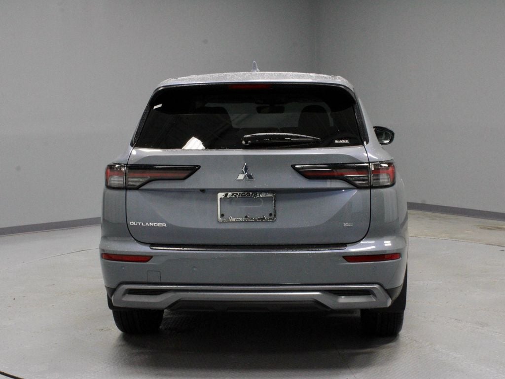 2026 Mitsubishi Outlander SE