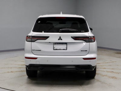 2026 Mitsubishi Outlander LE
