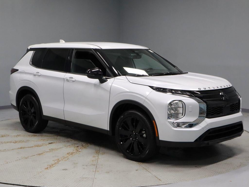 2026 Mitsubishi Outlander LE