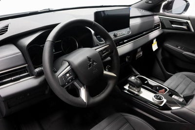2026 Mitsubishi Outlander LE