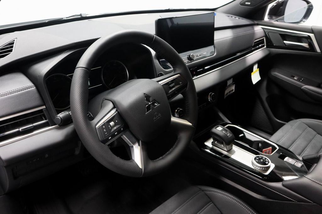 2026 Mitsubishi Outlander LE