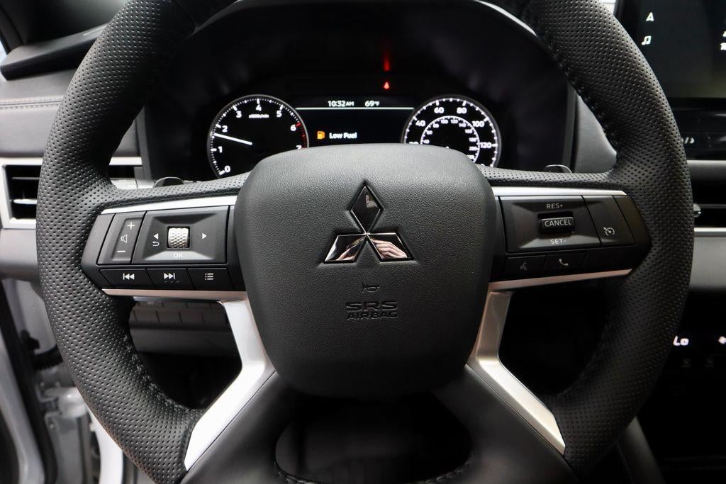 2026 Mitsubishi Outlander LE