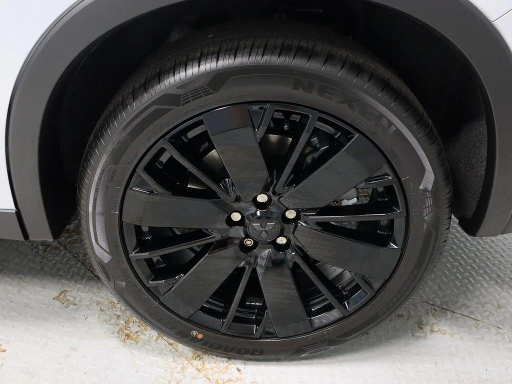 2026 Mitsubishi Outlander LE
