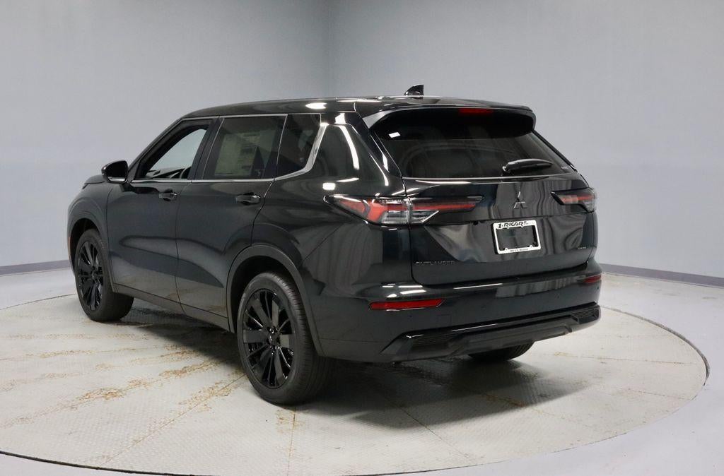 2026 Mitsubishi Outlander LE