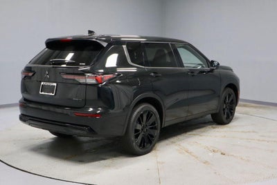2026 Mitsubishi Outlander LE