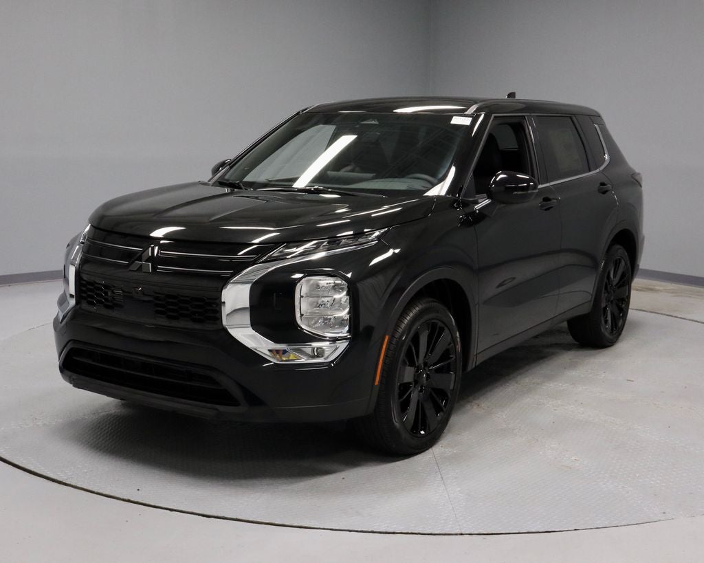2026 Mitsubishi Outlander LE